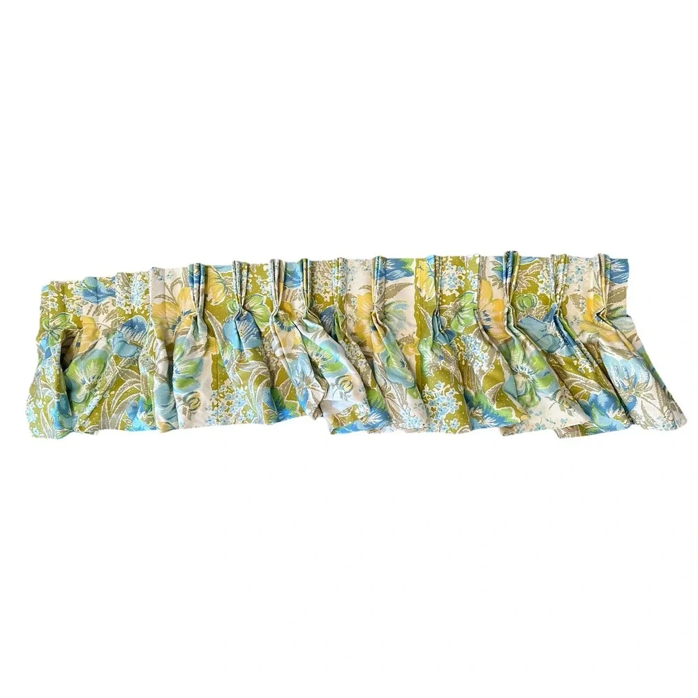 Vtg/Retro Floral Valance 46